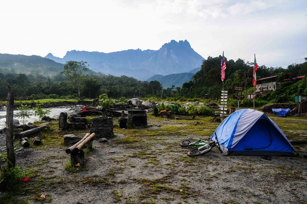 Camping View Gunung Kinabalu. Indahnya..Nak Menangis Rasa! LIBUR