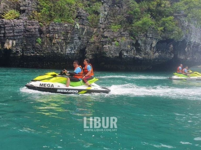 Biasanya Island Hopping Naik Bot, Kali Ni Jom Kita Naik Jet Ski Pulak!