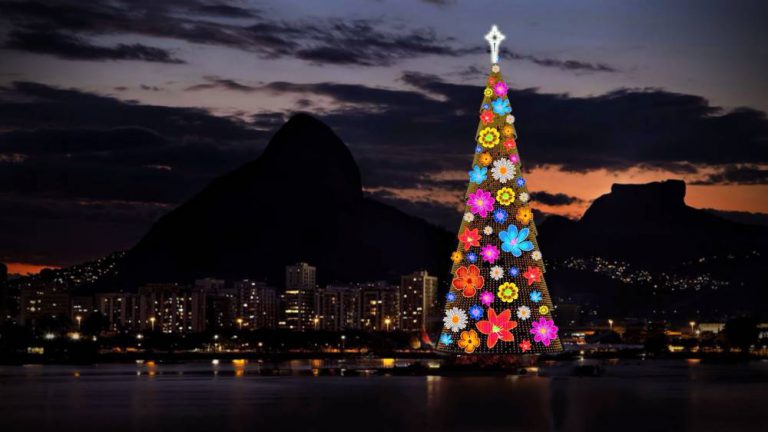 Setiap Tahun Pokok Krismas Gergasi Tengah Tasik Di Brazil Jadi Tumpuan