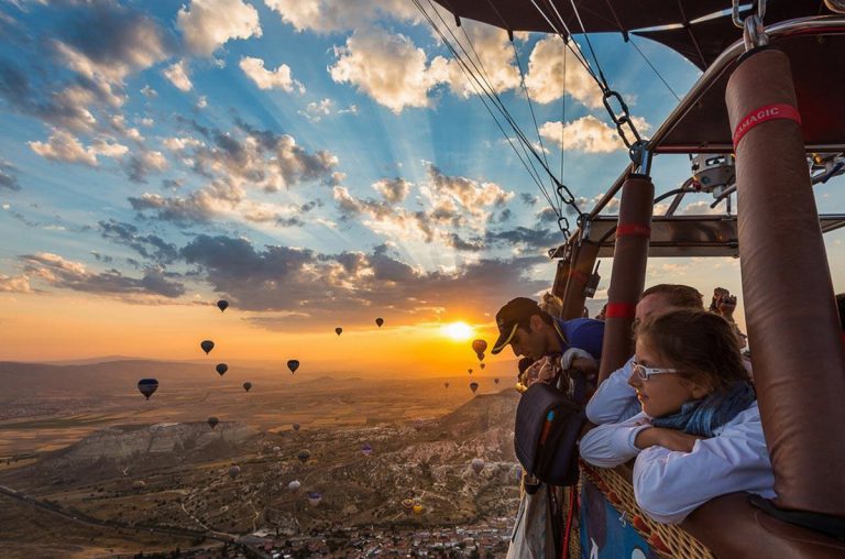 Naik Belon Panas, Benda Wajib Cuba ‘Sekali Seumur Hidup’ Di Cappadocia, Turki
