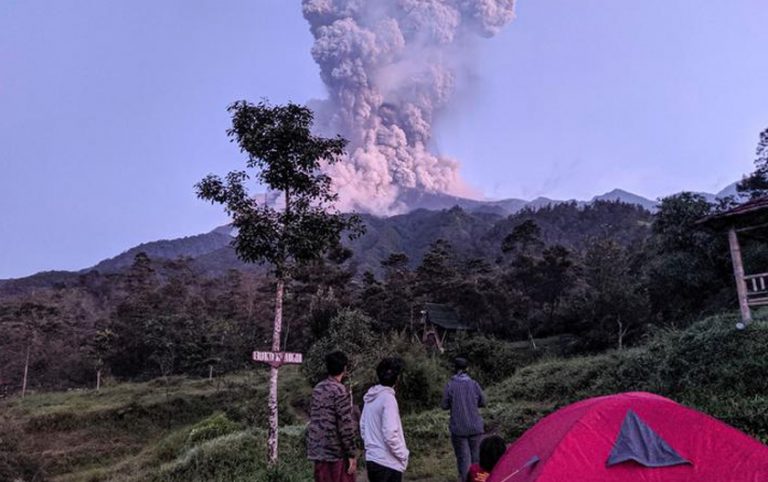 Gunung Merapi Di Indonesia Kerap Meletus Sejak Akhir-Akhir Ini