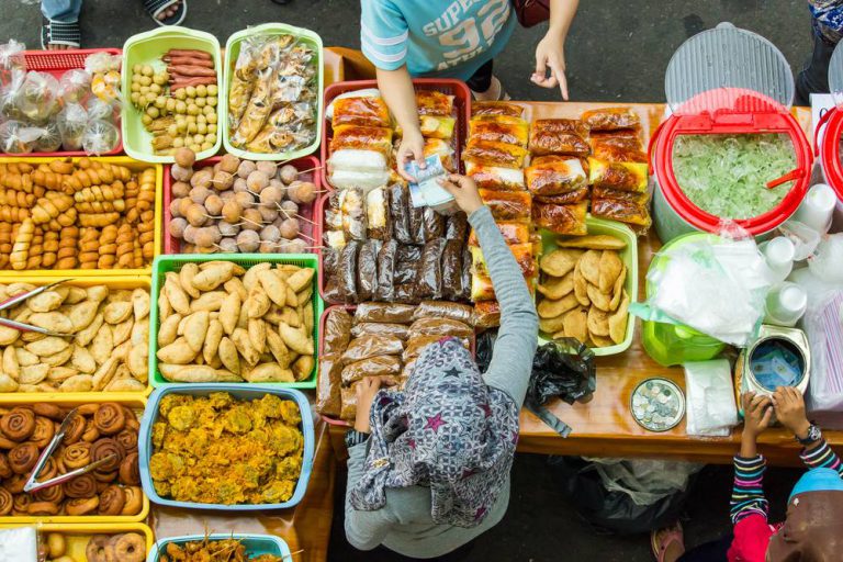 Kedah & Pulau Pinang Mula Benarkan Orang Ramai Makan Di Premis Makanan. Kelantan Beri Kelonggaran Operasi Kedai Makan Hingga Jam 10 Malam