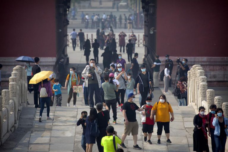Lebih 100 Juta Rakyat China Serbu Lokasi Pelancongan Sempena Cuti Panjang