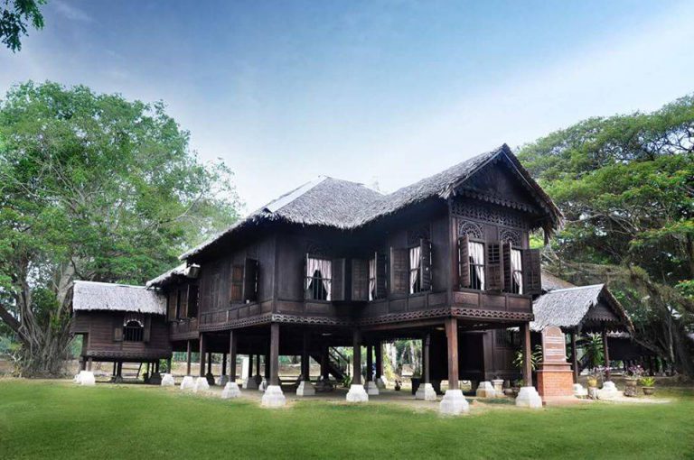 Nak Tengok Seni Binaan Asli Rumah Kayu Berusia 100 Tahun Di Kedah? Rumah Tok Su & Rumah Seri Banai Sedia Terima Kunjungan Anda