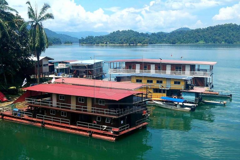 Kenapa Tasik Kenyir Jadi ‘Port Berkampung’ Kaki Pancing Setiap Kali Musim Tengkujuh? Tak Bahaya Ke?