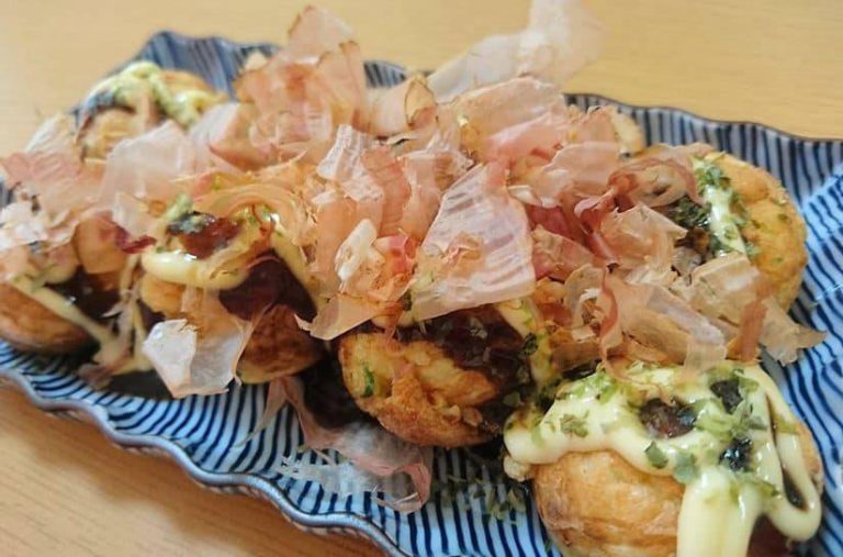 Ramai Sangka Serbuk Ditabur Pada Takoyaki Ini Sotong, Bonito Flakes Ini