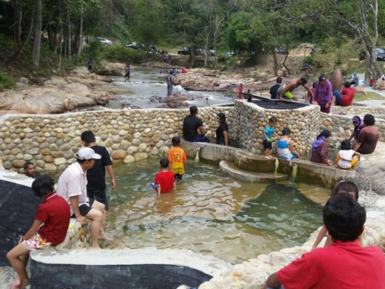 Tak Sangka Negeri Perak Ada Seleksi Kolam Air Panas Sangat Menarik!