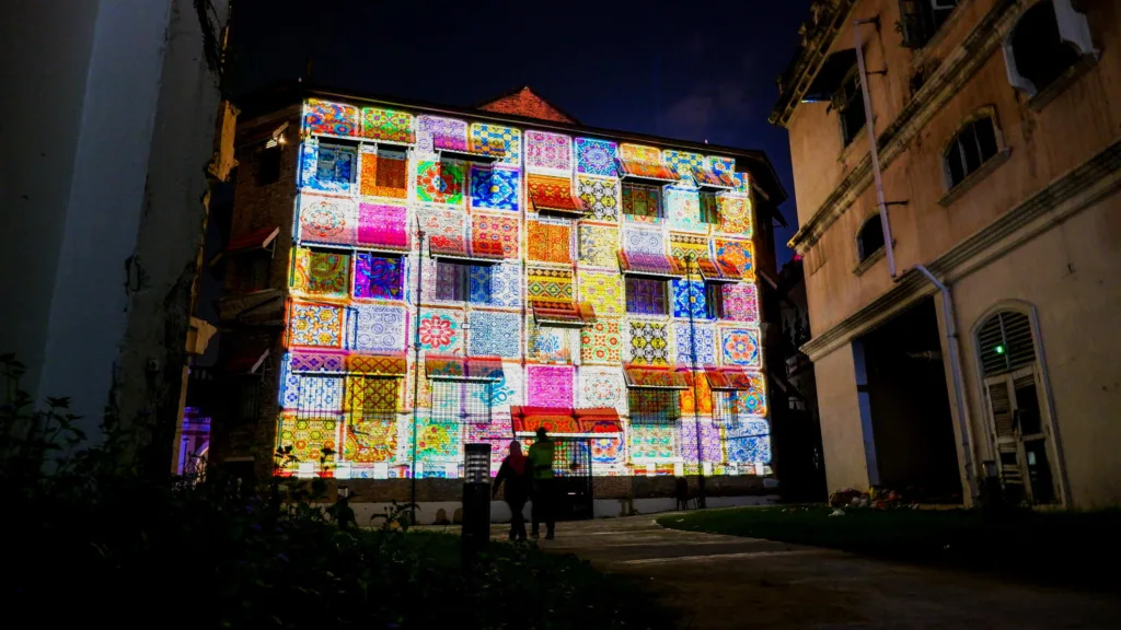 Kuala Lumpur Berubah Wajah Selepas Senja, Warung TERANG Hidupkan Lorong Kota Dengan Seni Cahaya
