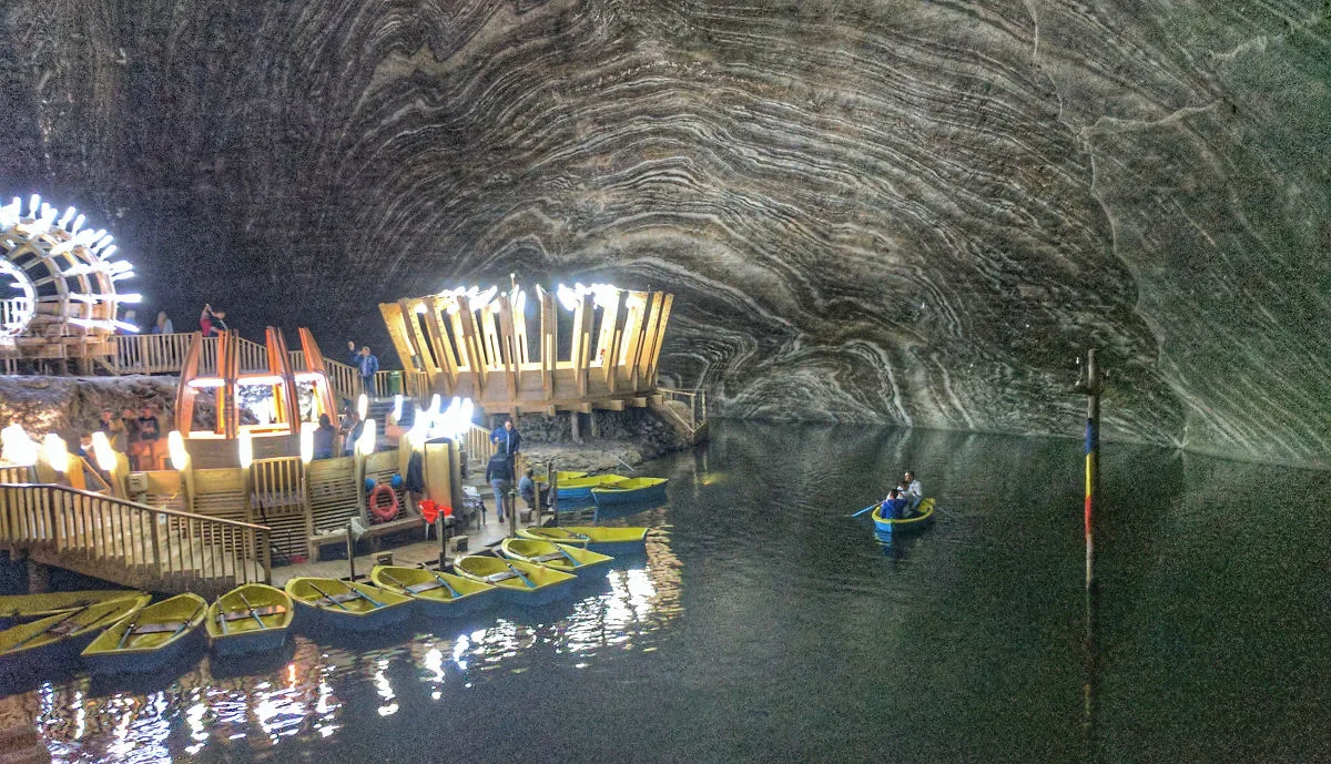 Salina Turda, Lombong Garam Bawah Tanah Di Romania Yang Cantik Macam Dunia Fantasi 8 Salina Turda, Lombong Garam Bawah Tanah Di Romania Yang Cantik Macam Dunia Fantasi