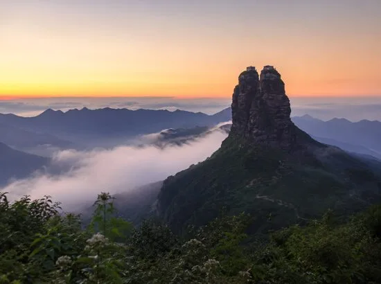 Fanjingshan Guizhou, Gunung Berkabus Yang Berdiri Megah Seperti Dunia Fantasi 7 Fanjingshan Guizhou, Gunung Berkabus Yang Berdiri Megah Seperti Dunia Fantasi