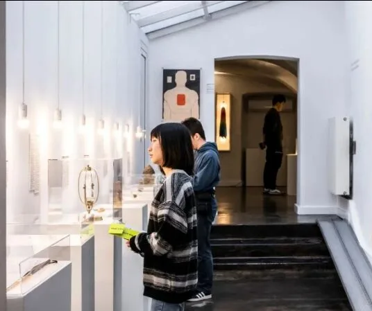 Museum Of Broken Relationships, Muzium Di Croatia Yang Menyimpan Kisah Cinta Tidak Kesampaian 8 Museum Of Broken Relationships, Muzium Di Croatia Yang Menyimpan Kisah Cinta Tidak Kesampaian