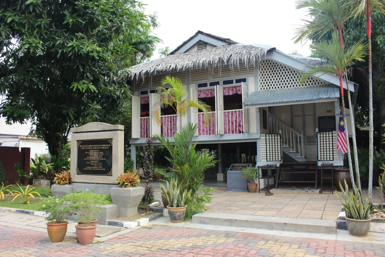 Singgah Rumah Kelahiran Tun Dr Mahathir Di Alor Setar, Rumah Kayu Sederhana Yang Sarat Sejarah 9 Singgah Rumah Kelahiran Tun Dr Mahathir Di Alor Setar, Rumah Kayu Sederhana Yang Sarat Sejarah
