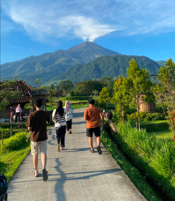Tak Perlu Ke Switzerland, Rustic Market Trawas Tawar Pemandangan Ala Eropah 9 Tak Perlu Ke Switzerland, Rustic Market Trawas Tawar Pemandangan Ala Eropah