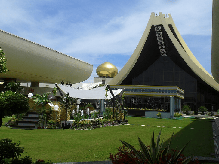 Ada 1,788 Bilik! Istana Sultan Brunei Ini Diiktiraf Istana Kediaman Terbesar Di Dunia 9 Ada 1,788 Bilik! Istana Sultan Brunei Ini Diiktiraf Istana Kediaman Terbesar Di Dunia