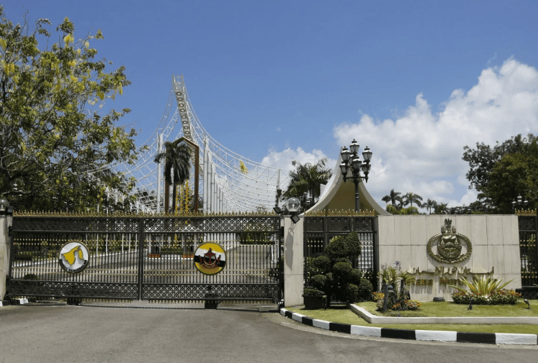 Ada 1,788 Bilik! Istana Sultan Brunei Ini Diiktiraf Istana Kediaman Terbesar Di Dunia 10 Ada 1,788 Bilik! Istana Sultan Brunei Ini Diiktiraf Istana Kediaman Terbesar Di Dunia
