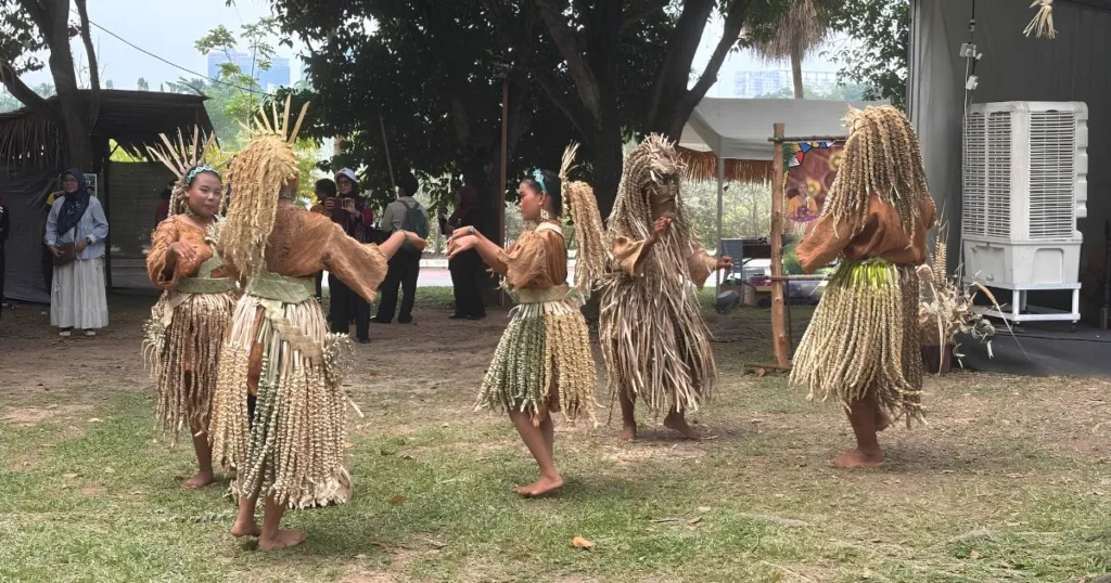 Kenali Suku Mah Meri Di Pulau Carey,Warisan Orang Asli Yang Kaya Seni Dan Budaya 3 Mah Meri