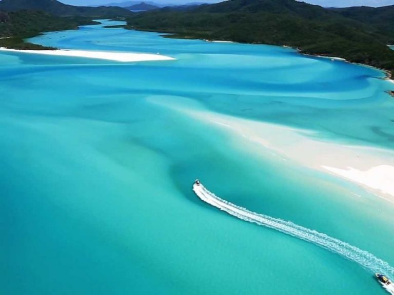 9 Pantai Di Dunia Yang Akan Memukau Pandangan Sesiapa Yang Berkunjung Ke Sana!